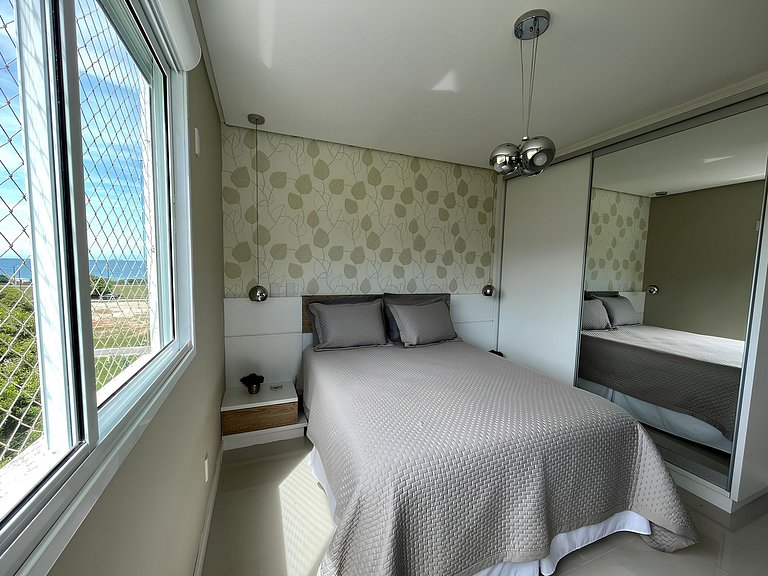 cód 125 - Apartamento amplo, a 80 metros do mar