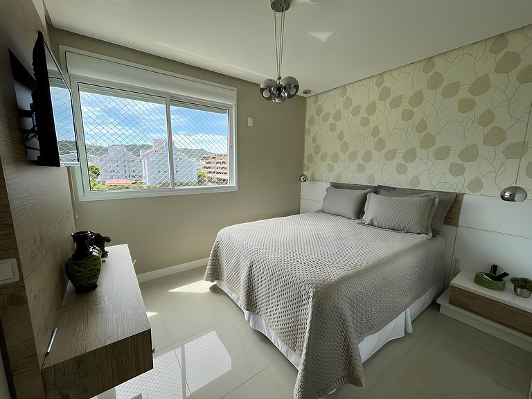 cód 125 - Apartamento amplo, a 80 metros do mar