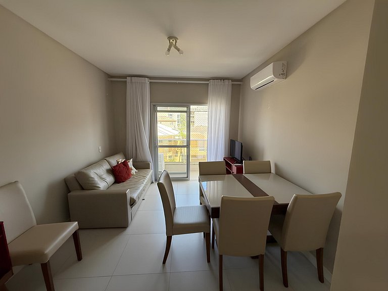 Cód 127 - Apartamento amplo a 500m da Praia de Palmas