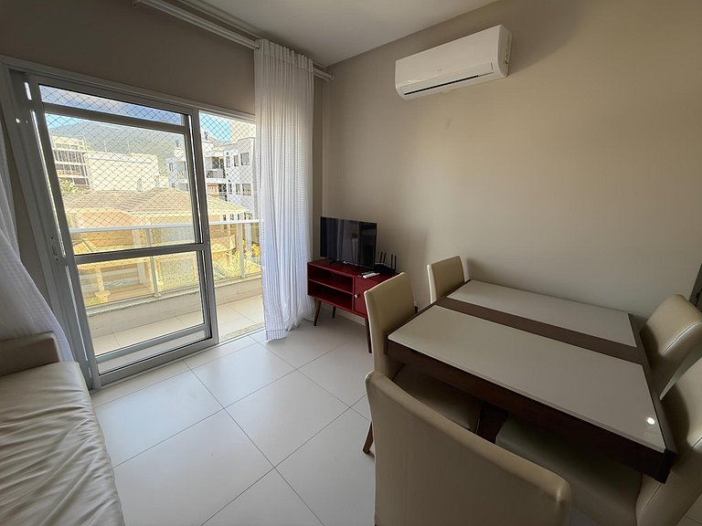 Cód 127 - Apartamento amplo a 500m da Praia de Palmas