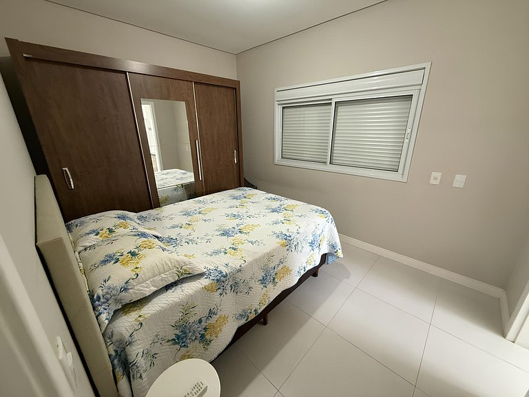 Cód 127 - Apartamento amplo a 500m da Praia de Palmas
