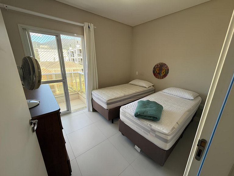 Cód 127 - Apartamento amplo a 500m da Praia de Palmas