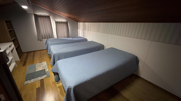 Cód 6 - Casa Sofisticada à 50 m do mar