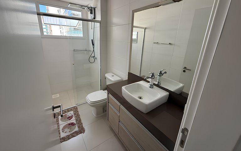 Cód 137- Belo apartamento de 3 suítes