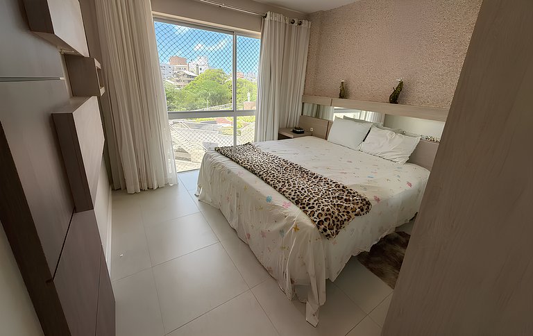 Cód 137- Belo apartamento de 3 suítes