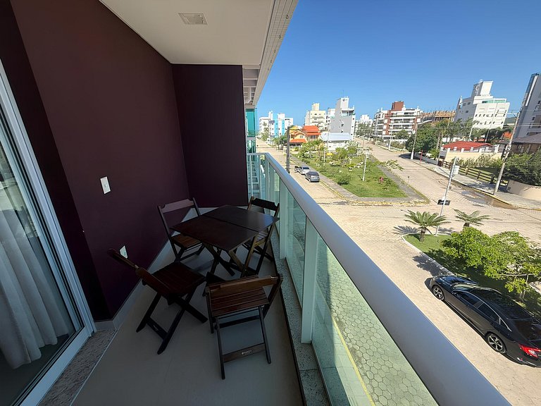 cód 152 - Excelente apartamento á 300m do mar!
