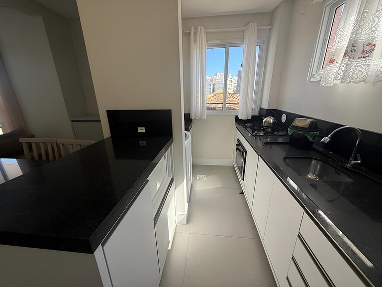cód 152 - Excelente apartamento á 300m do mar!