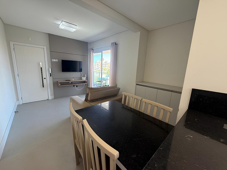 cód 152 - Excelente apartamento á 300m do mar!