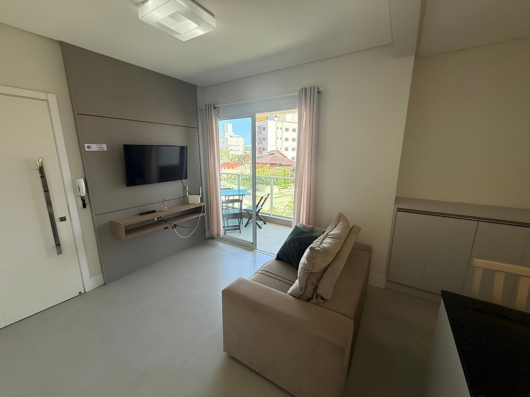 cód 152 - Excelente apartamento á 300m do mar!