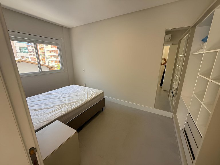 cód 152 - Excelente apartamento á 300m do mar!