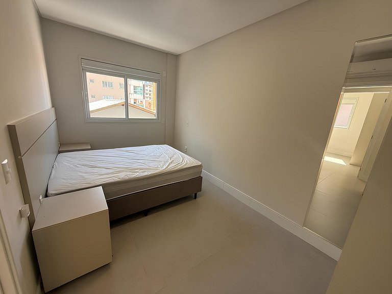 cód 152 - Excelente apartamento á 300m do mar!