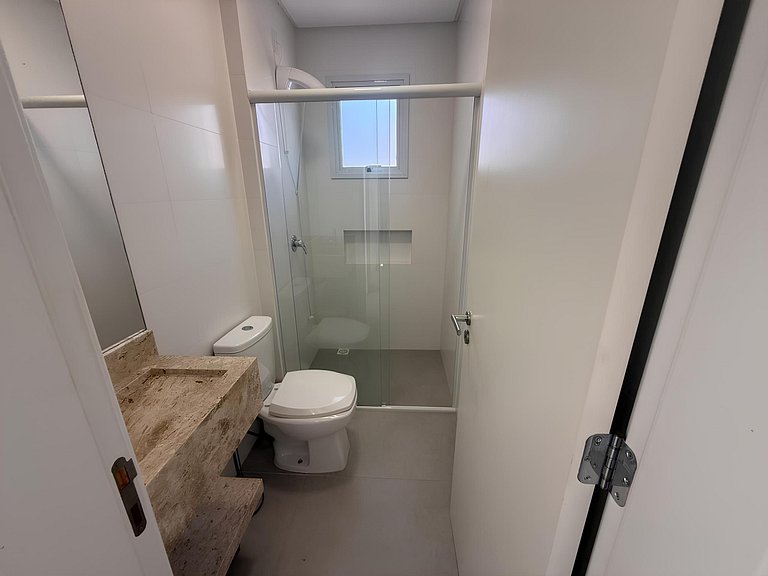 cód 152 - Excelente apartamento á 300m do mar!