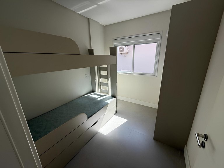 cód 152 - Excelente apartamento á 300m do mar!