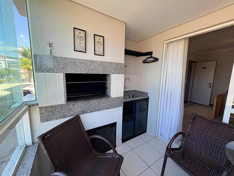 cód 154 - Excelente apartamento apenas 300m do mar