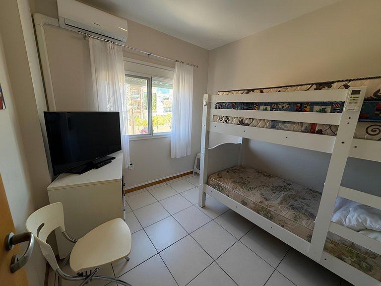 cód 154 - Excelente apartamento apenas 300m do mar