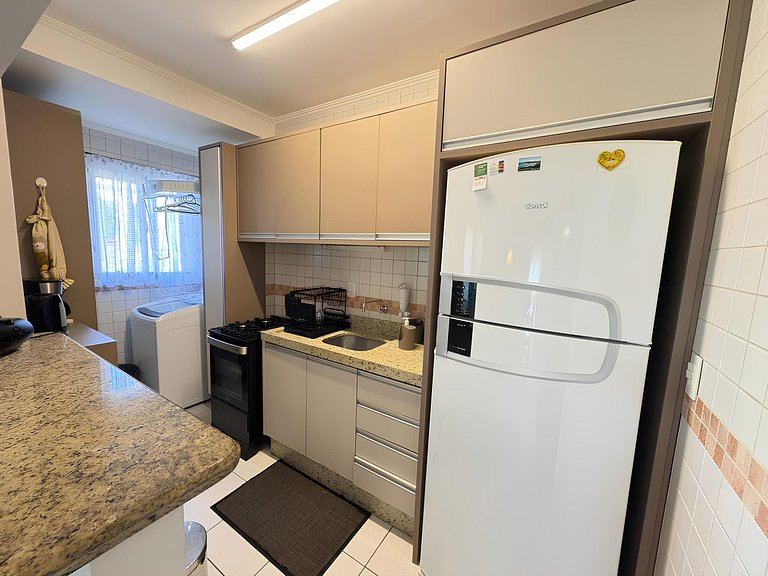 cód 154 - Excelente apartamento apenas 300m do mar