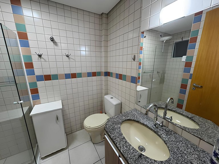 cód 154 - Excelente apartamento apenas 300m do mar