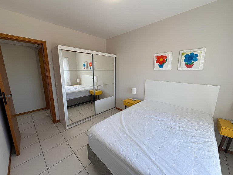 cód 154 - Excelente apartamento apenas 300m do mar