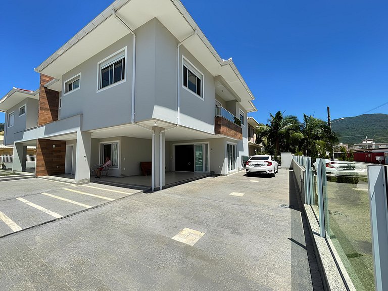 Cód 155 - Casa ampla e arejada, 280m do mar