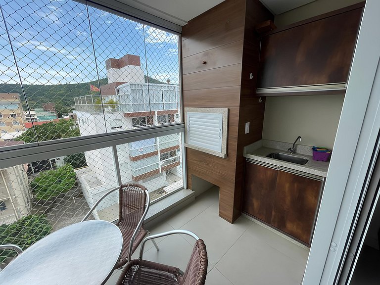 Cód 157 - Apartamento a apenas 100 metros do mar!