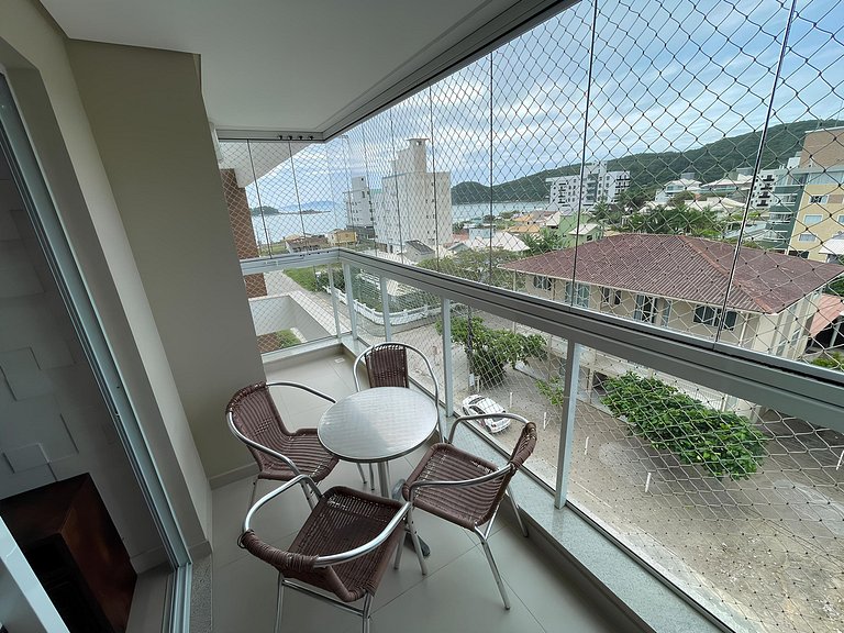 Cód 157 - Apartamento a apenas 100 metros do mar!