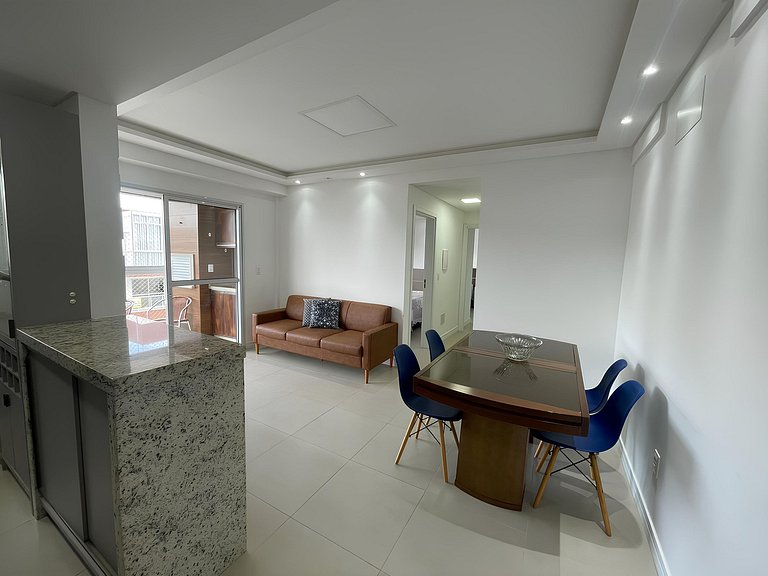 Cód 157 - Apartamento a apenas 100 metros do mar!