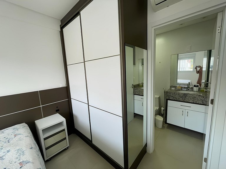 Cód 157 - Apartamento a apenas 100 metros do mar!