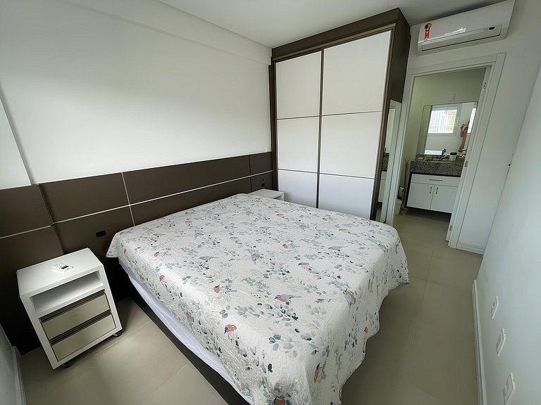 Cód 157 - Apartamento a apenas 100 metros do mar!