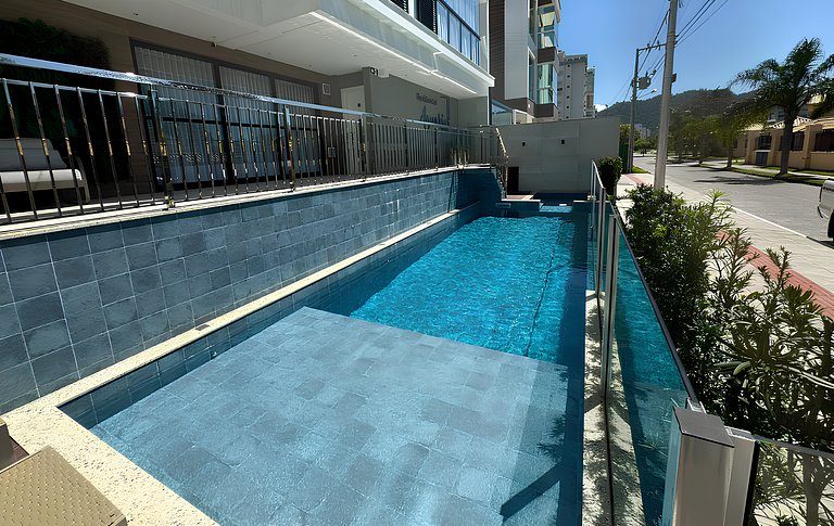 Cód 161 - Apartamento com Spa privativa a 100m do mar