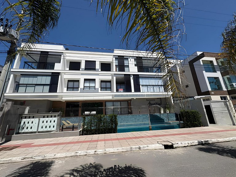 Cód 161 - Apartamento com Spa privativa a 100m do mar