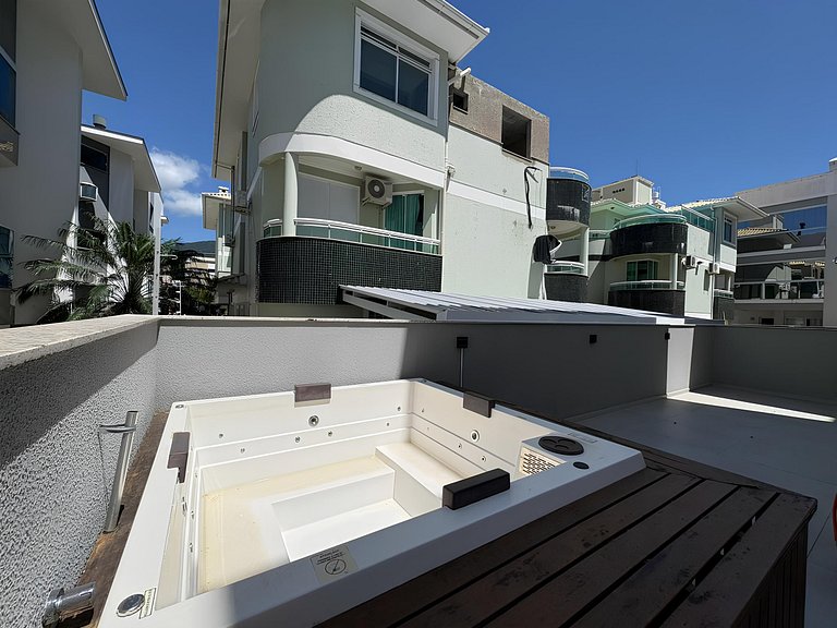 Cód 161 - Apartamento com Spa privativa a 100m do mar