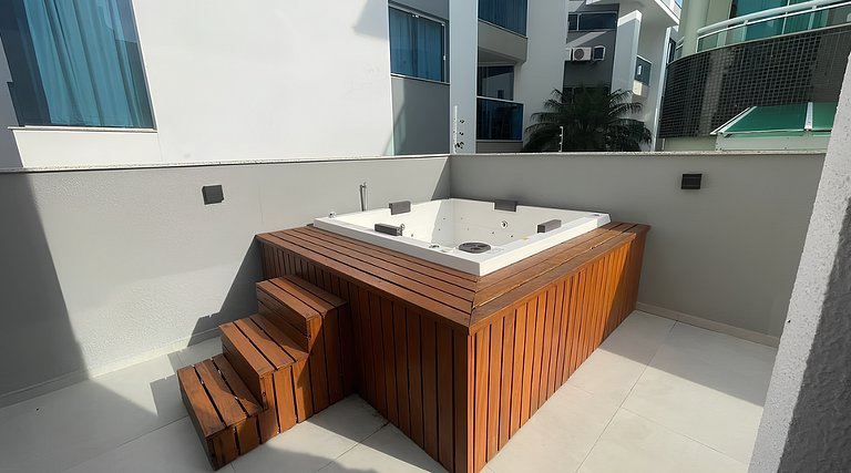 Cód 161 - Apartamento com Spa privativa a 100m do mar