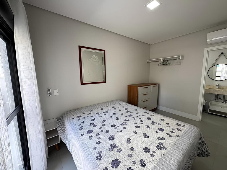 Cód 161 - Apartamento com Spa privativa a 100m do mar