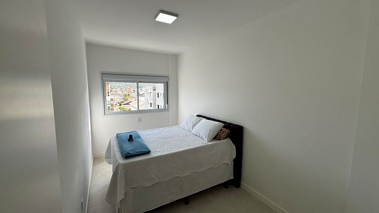 Cód 131- belo apartamento  á 280 metros do mar