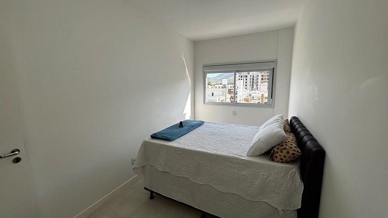 Cód 131- belo apartamento  á 280 metros do mar