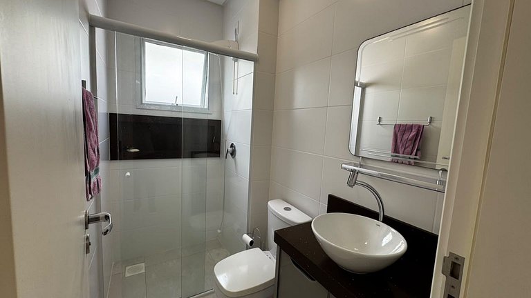 Cód 131- belo apartamento  á 280 metros do mar