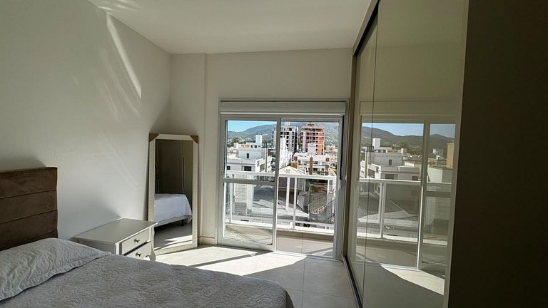 Cód 131- belo apartamento  á 280 metros do mar