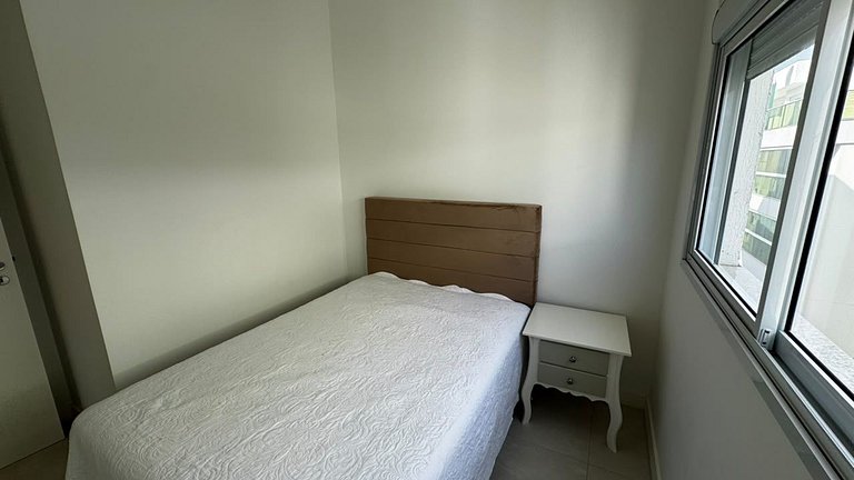 Cód 131- belo apartamento  á 280 metros do mar