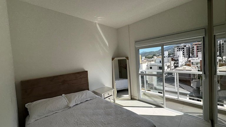 Cód 131- belo apartamento  á 280 metros do mar