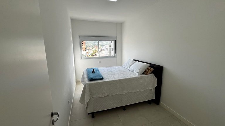 Cód 131- belo apartamento  á 280 metros do mar