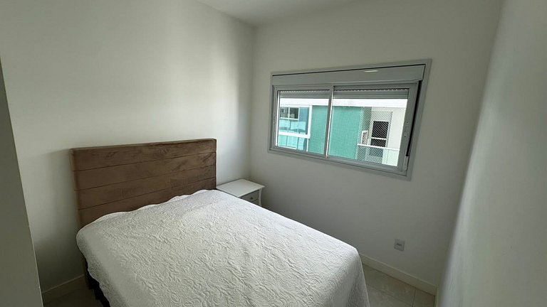 Cód 131- belo apartamento  á 280 metros do mar