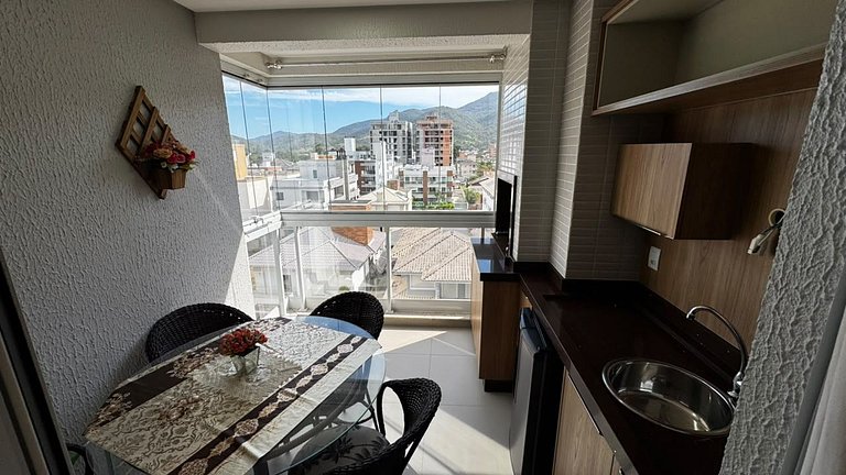 Cód 131- belo apartamento  á 280 metros do mar
