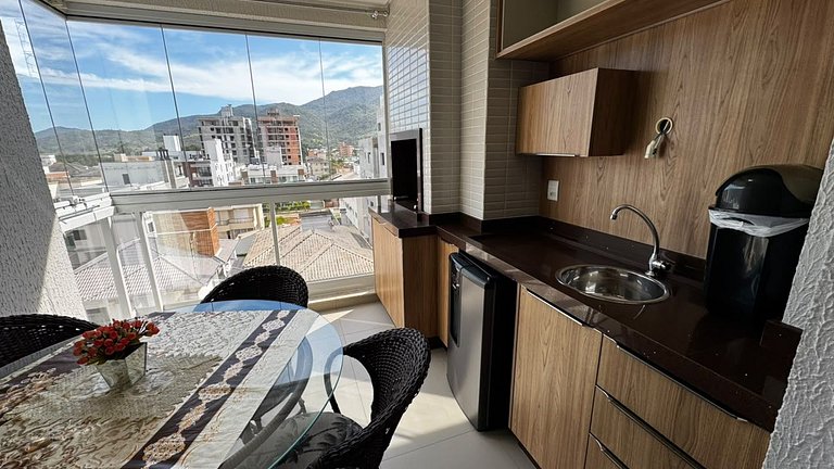 Cód 131- belo apartamento  á 280 metros do mar