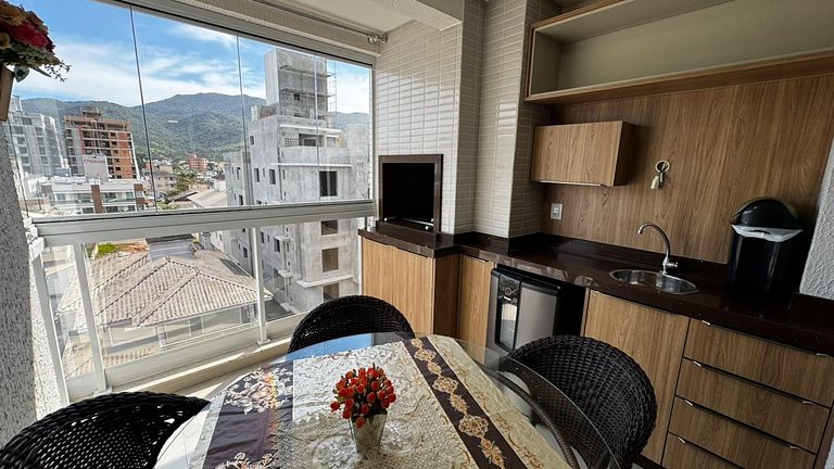 Cód 131- belo apartamento  á 280 metros do mar