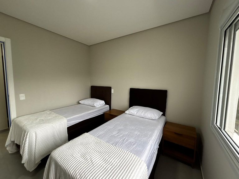 Cód 90 - Apartamento á 150m do mar