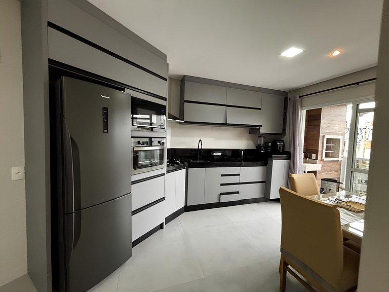 Cód 90 - Apartamento á 150m do mar