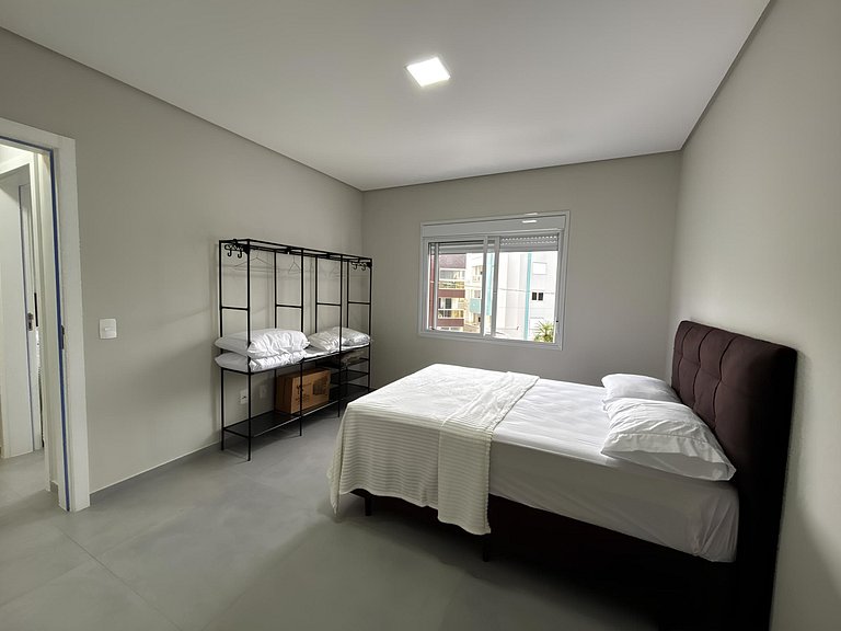Cód 90 - Apartamento á 150m do mar