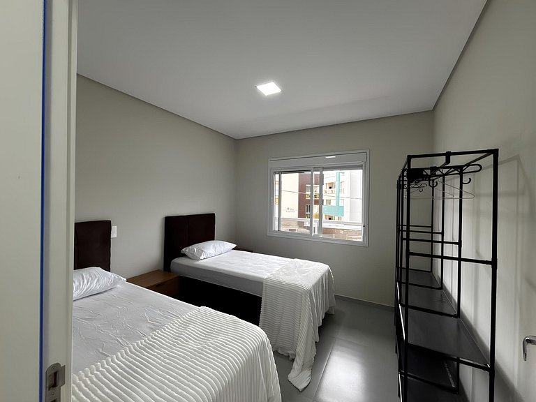 Cód 90 - Apartamento á 150m do mar