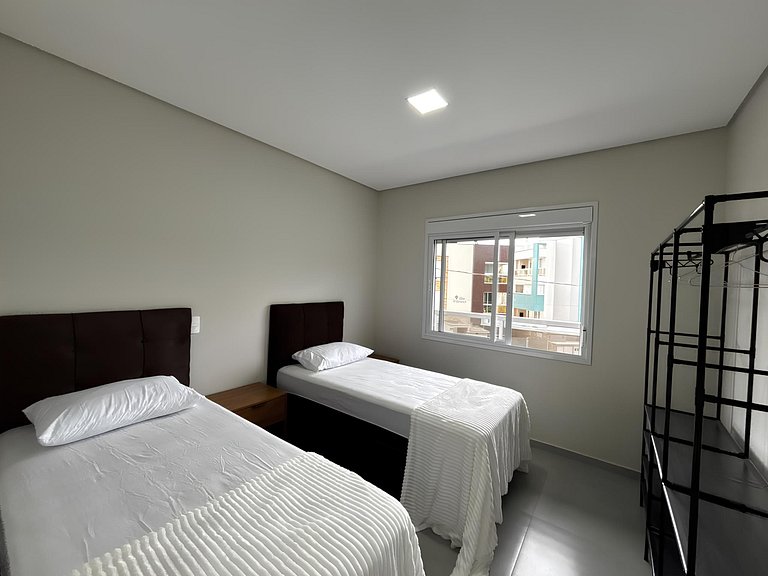 Cód 90 - Apartamento á 150m do mar